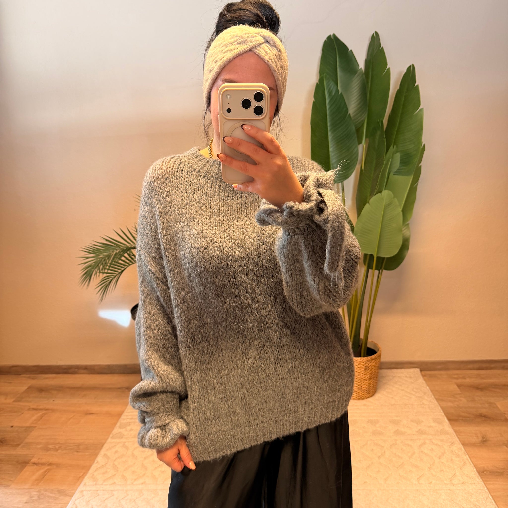 PULLOVER RÜSCHI GRAU