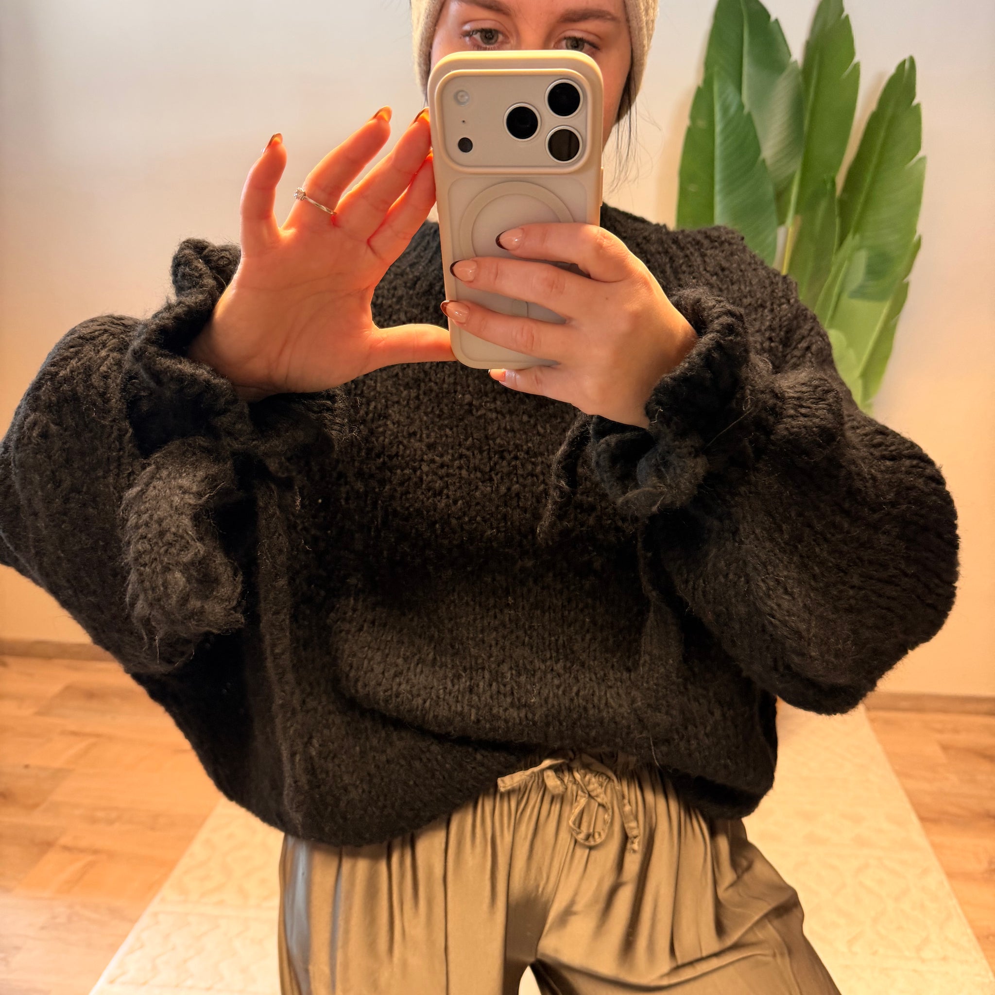 PULLOVER RÜSCHI SCHWARZ