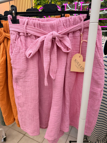 MUSSELINSHORT LIS IN VERSCHIEDENEN FARBEN