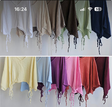 MUSSELINBLUSE CROPED IN VERSCHIEDENEN FARBEN